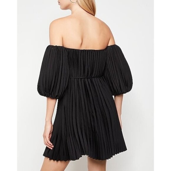 NWT Express Off The Shoulder Pleated Mini Dress XL - Picture 2 of 8
